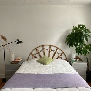 Soft decorative throw blanket - lavender colour